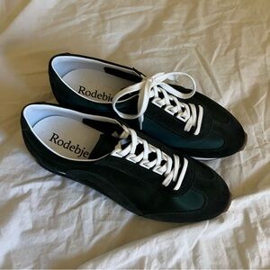 Rodebjer Aries Sneaker in Pine Green
